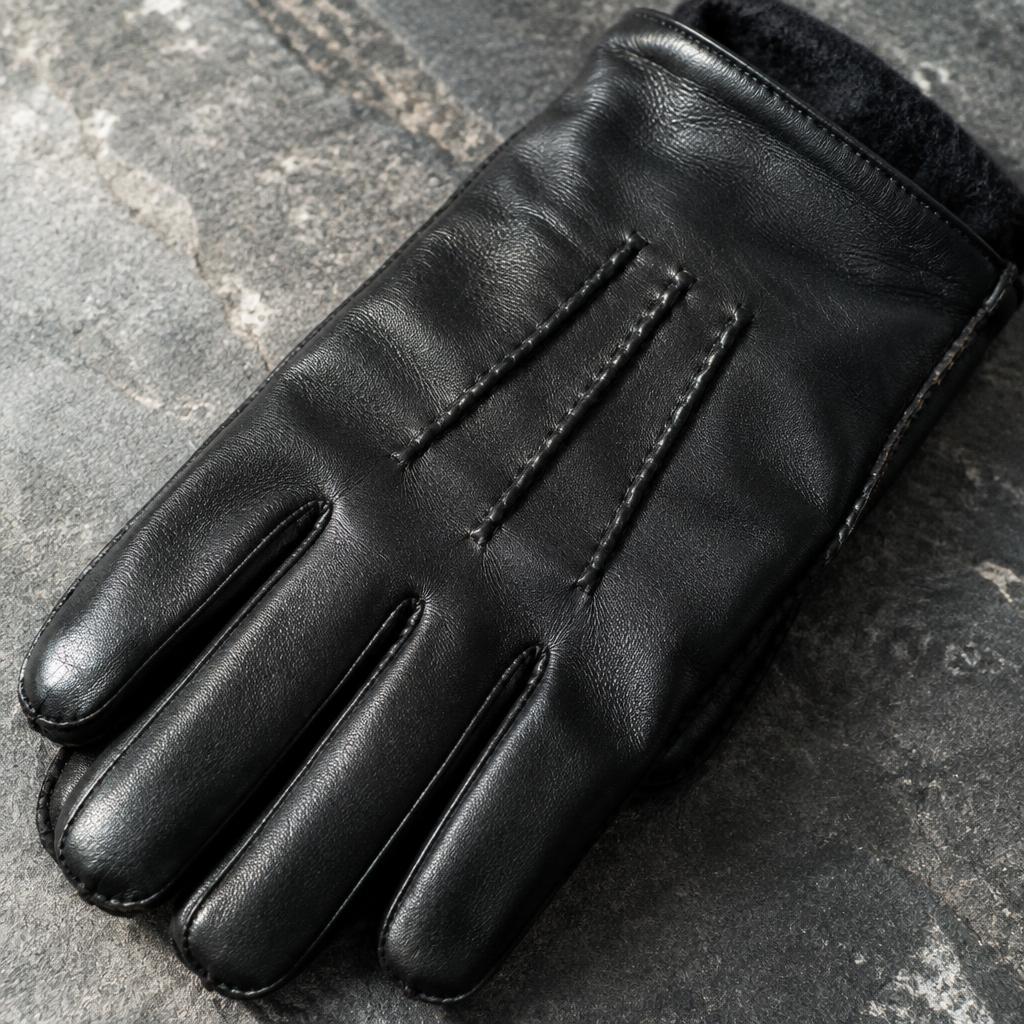 Simone glove stitching and cashmere lining